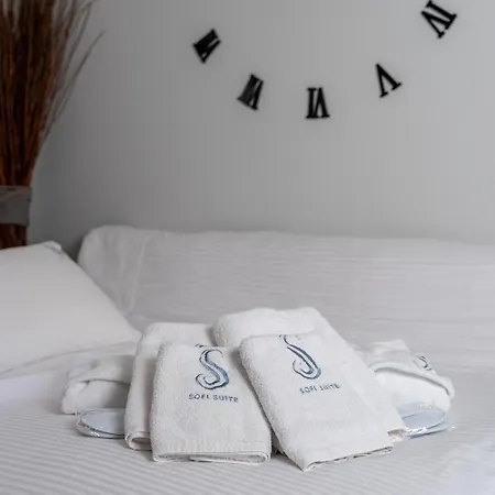 Plaka Sofi Suite-3