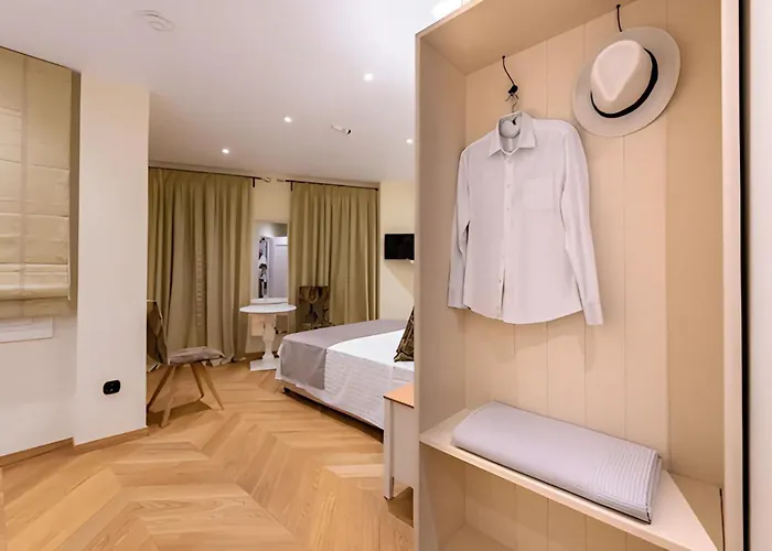 Ipelhome - Plaka Boutique s